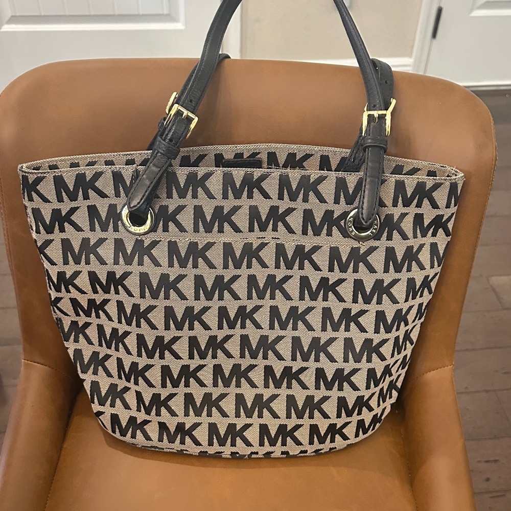 Michael Kors Black and Tan Tote Bag